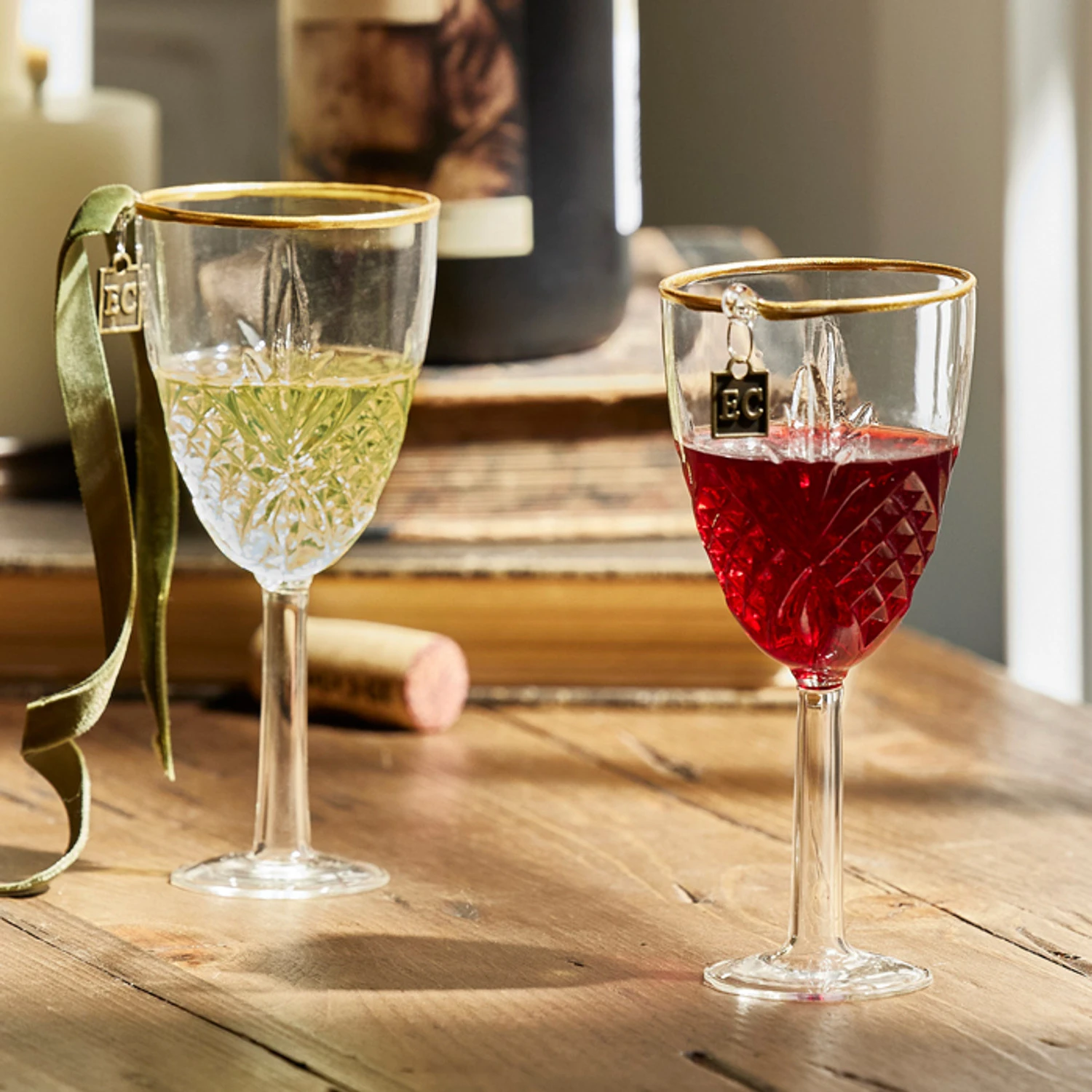 Raz Eric Cortina 5.5" Elegant Red Or White Wine Glass Christmas Ornament 4353122 3 Raz Eric Cortina 5.5" Elegant Red Or White Wine Glass Christmas Ornament 4353122