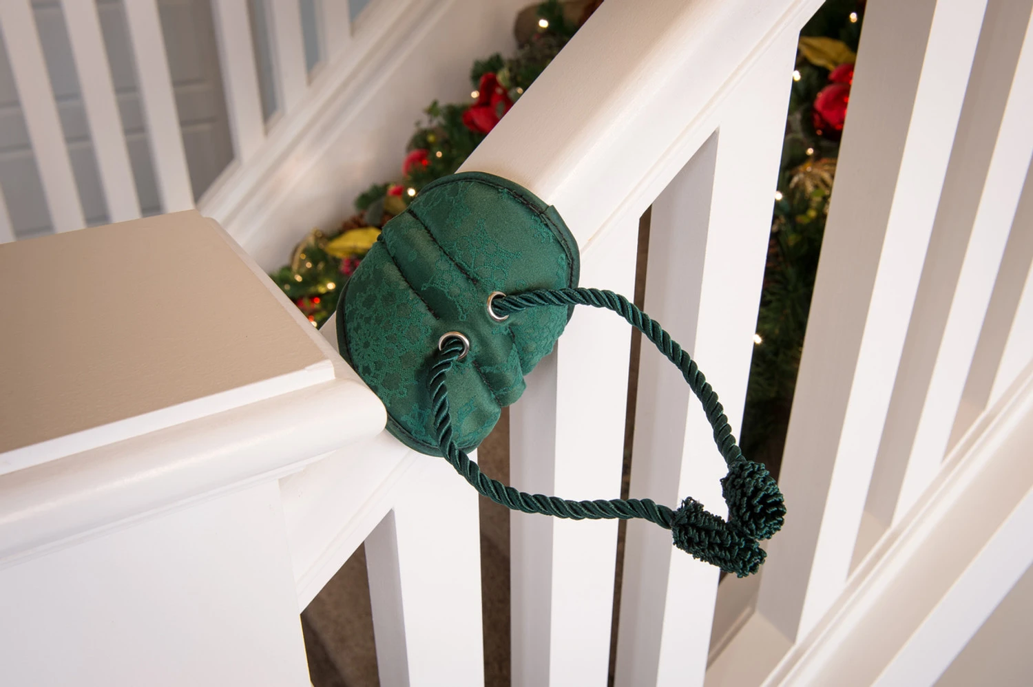Village Lighting Bannister Protecting Garland Ties V-11099-DLX 6 Village Lighting Bannister Protecting Garland Ties V-11099-DLX - Image 4