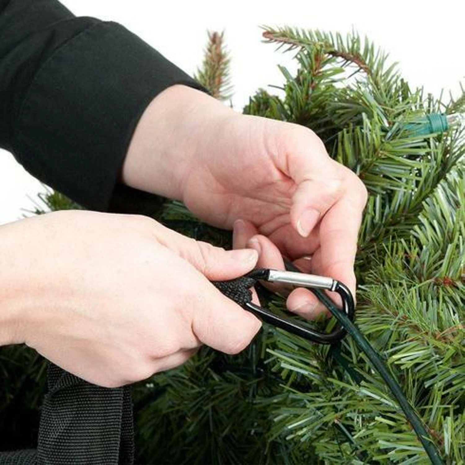 Santa's Bags Direct Suspend 30" Wreath Storage Bag 10154 6 Santa's Bags Direct Suspend 30" Wreath Storage Bag 10154 - Image 4