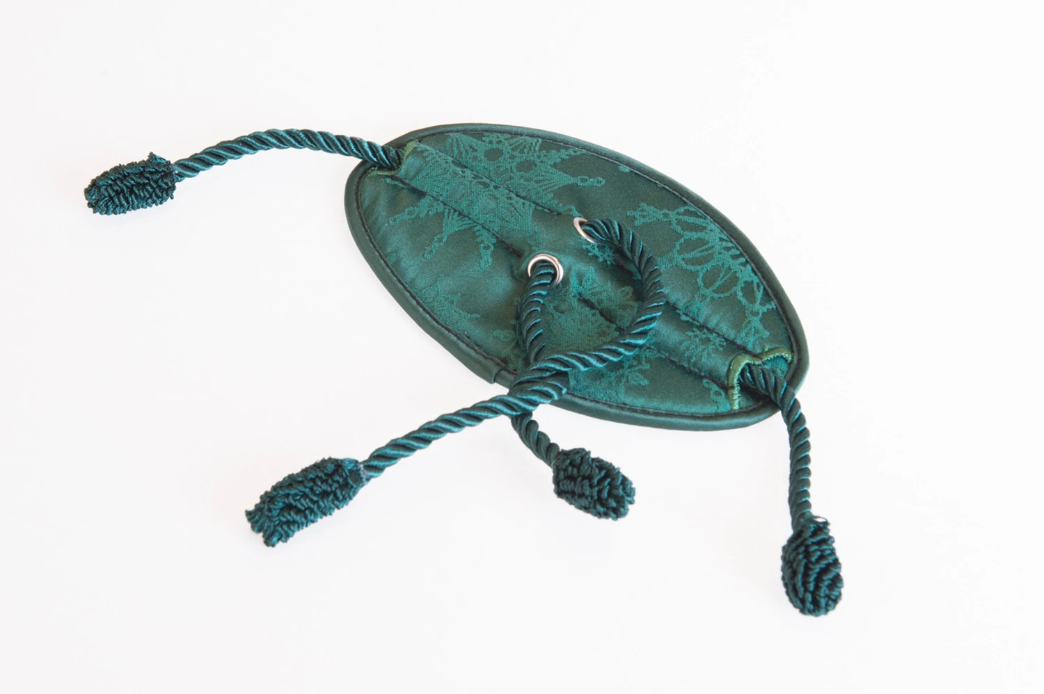 Village Lighting Bannister Protecting Garland Ties V-11099-DLX 3 Village Lighting Bannister Protecting Garland Ties V-11099-DLX